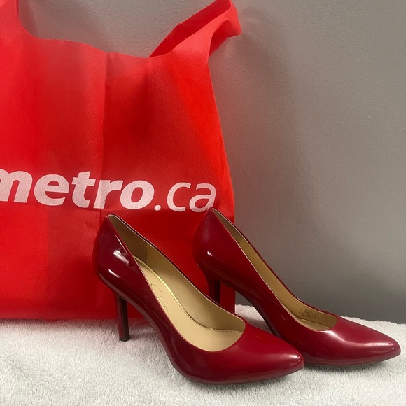 NIB Rich red pumps 7.5 - Picture 10 of 10